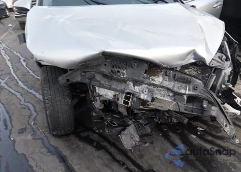 2019 Toyota Highlander Le z USA, uszkodzony, nr VIN 5TDBZRFH8KS736541